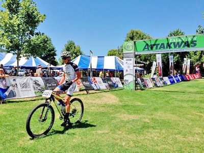 Talentvolle Aidan wen Attakwas se mini-bergfietswedren